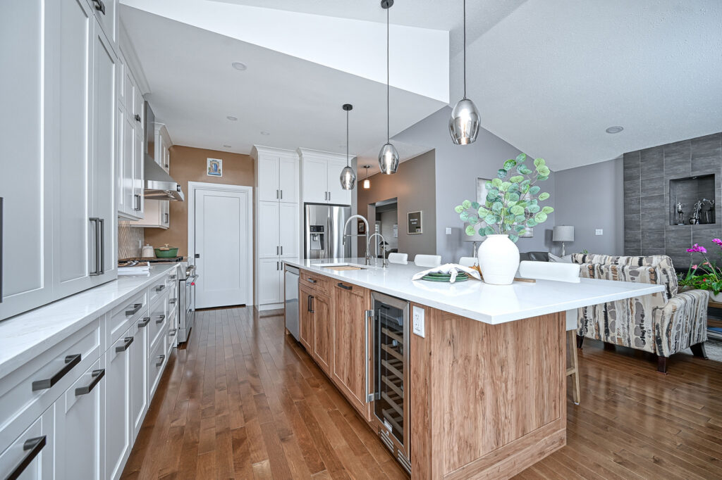 Custom open-concept kitchen design in Ottawa